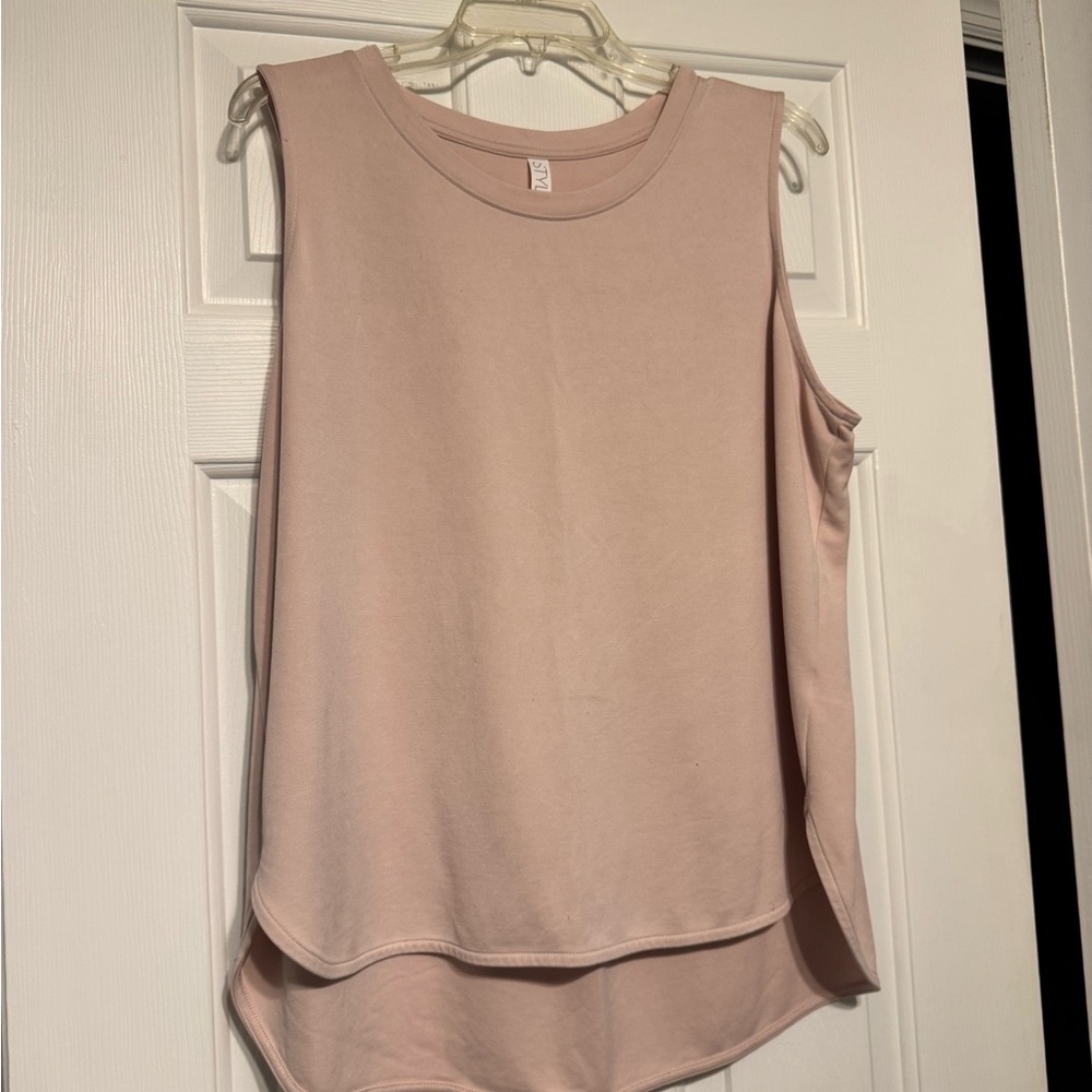 STYLUS Blush Sleeveless Muscle Tee